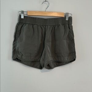 Joie Green Cargo Shorts Relaxed Fit Lightweight Design